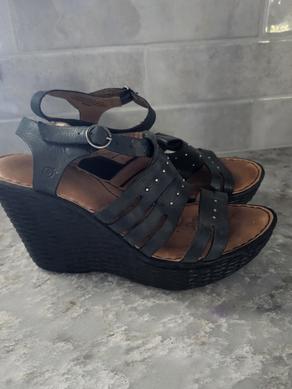 Born Black Leather Studded Platform Wedge Sandals Womens Size 8 M/W W32321 EU 39